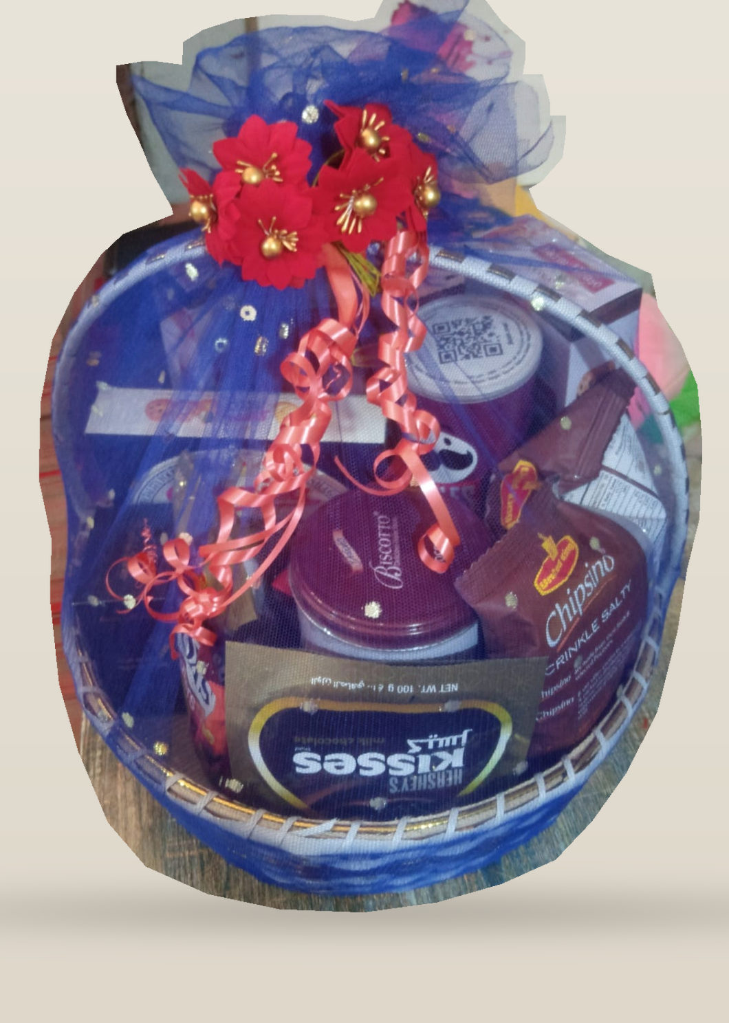 Engro: Round gift basket, blue wrap